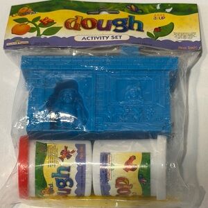 NEW 2000 Y2K “PLAYDOUGH” SET